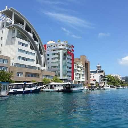Hotel The Melrose à Malé Extérieur photo