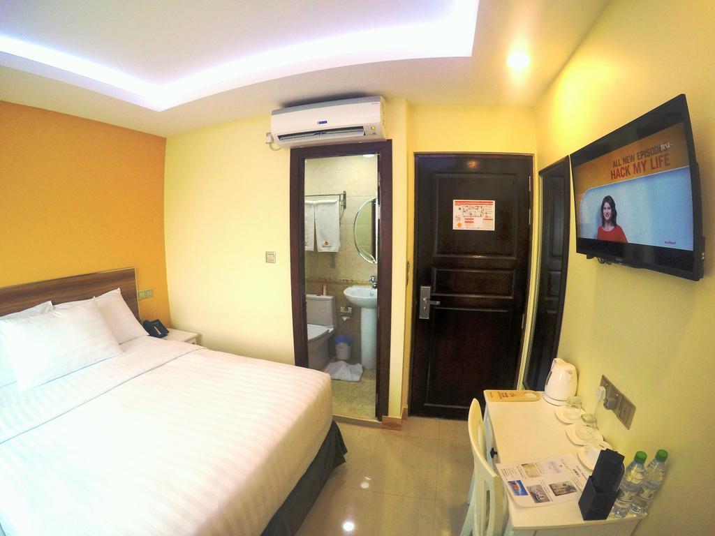 Hotel The Melrose à Malé Extérieur photo