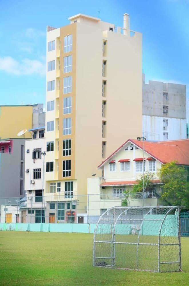 Hotel The Melrose à Malé Extérieur photo