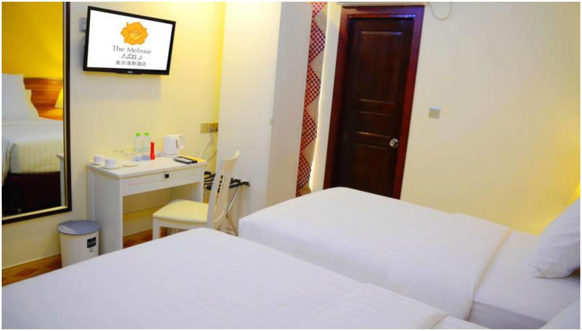 Hotel The Melrose à Malé Extérieur photo
